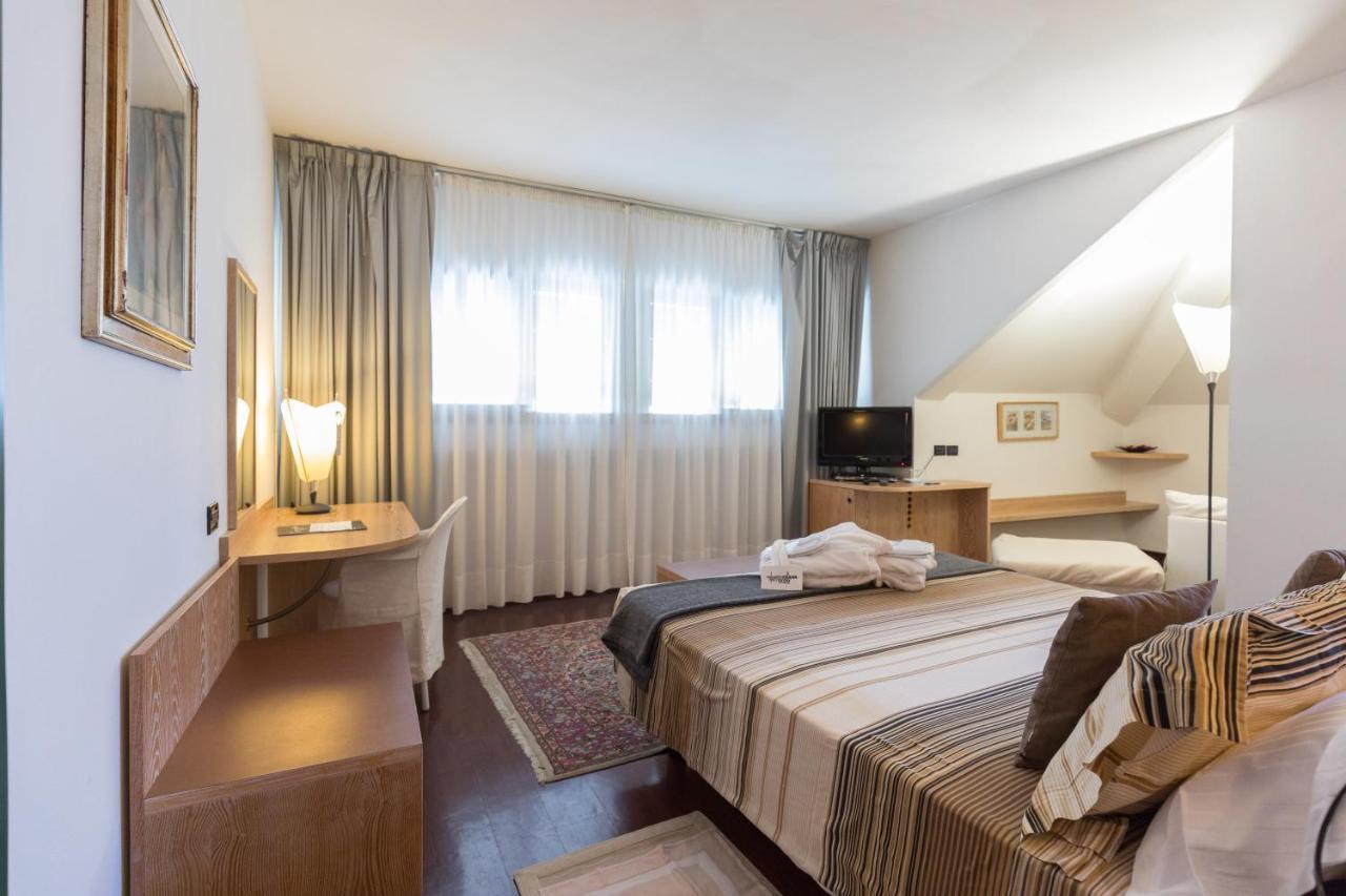 Hotel Logonovo 3*